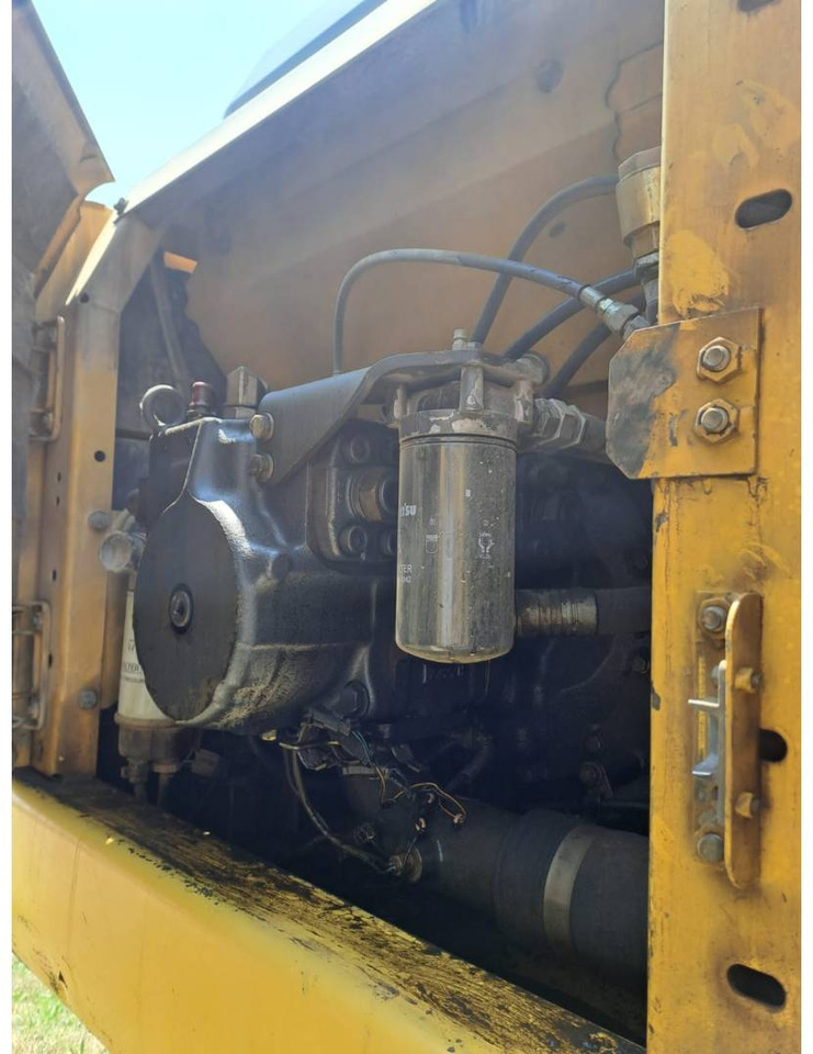 Excavadora de cadenas KOMATSU PC210LC: foto 8