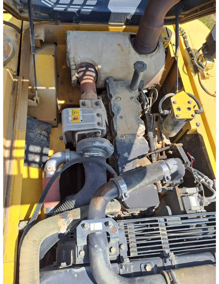 Excavadora de cadenas KOMATSU PC210LC: foto 7