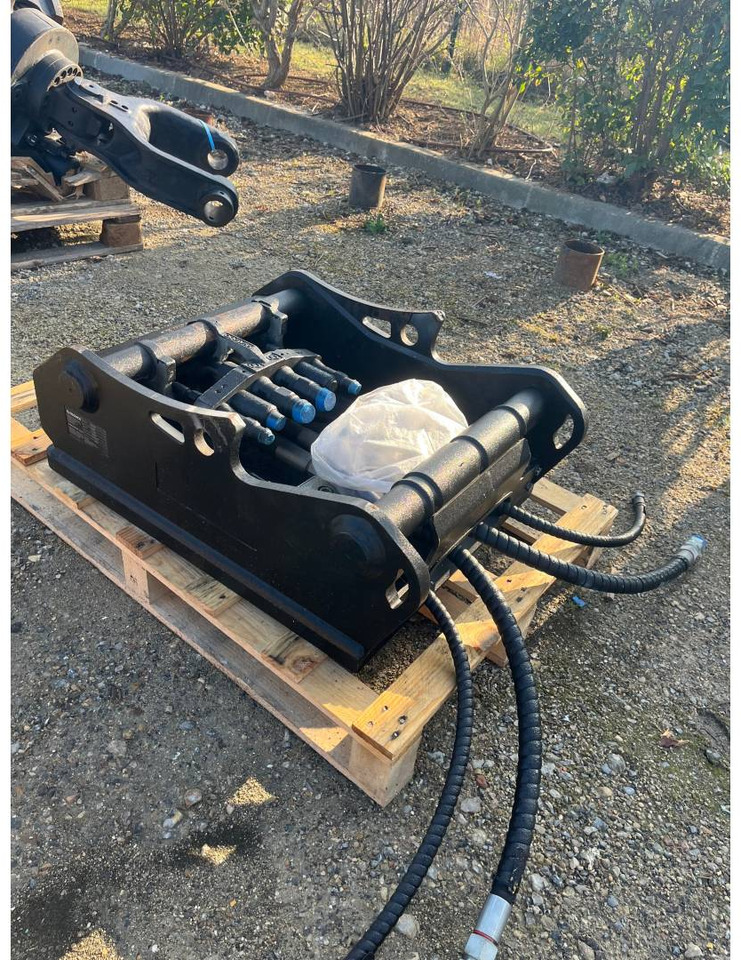 OILQUICK DEUTSCHLAND GMBH OQ70/55 - Acoplamiento rápido para Maquinaria de construcción: foto 2 OILQUICK DEUTSCHLAND GMBH OQ70/55 - Acoplamiento rápido para Maquinaria de construcción: foto 2