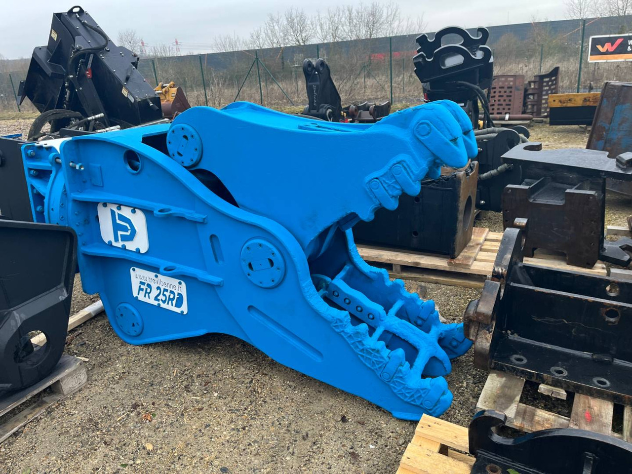 TREVI FR25RD/TREVIBENNE/BROYEUR/ CRUSHER - Cizalla de demolición para Maquinaria de construcción: foto 1 TREVI FR25RD/TREVIBENNE/BROYEUR/ CRUSHER - Cizalla de demolición para Maquinaria de construcción: foto 1