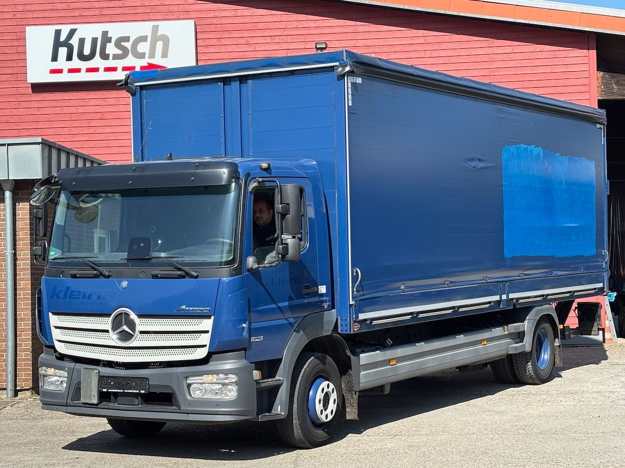 Mercedes-Benz Atego 1521L Pritschenwagen/Lbw. - Camión lona: foto 1 Mercedes-Benz Atego 1521L Pritschenwagen/Lbw. - Camión lona: foto 1