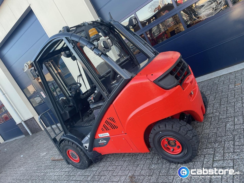 Linde H35D-02 Heftruck - Bouwjaar 2013 - Draaiuren 6892 - Diesel - Side Shift - Freelift - Doorrij hoogte 217 cm !! - Carretilla elevadora diésel: foto 4 Linde H35D-02 Heftruck - Bouwjaar 2013 - Draaiuren 6892 - Diesel - Side Shift - Freelift - Doorrij hoogte 217 cm !! - Carretilla elevadora diésel: foto 4