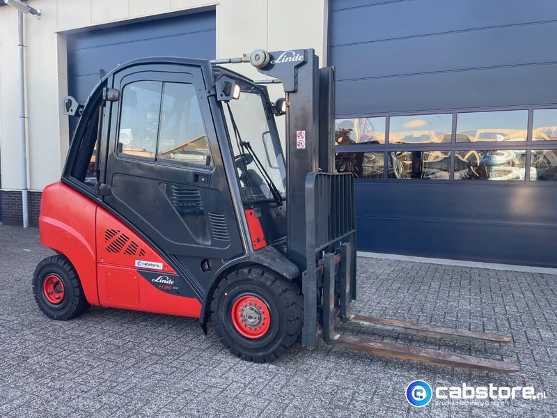 Linde H35D-02 Heftruck - Bouwjaar 2013 - Draaiuren 6892 - Diesel - Side Shift - Freelift - Doorrij hoogte 217 cm !! - Carretilla elevadora diésel: foto 1 Linde H35D-02 Heftruck - Bouwjaar 2013 - Draaiuren 6892 - Diesel - Side Shift - Freelift - Doorrij hoogte 217 cm !! - Carretilla elevadora diésel: foto 1