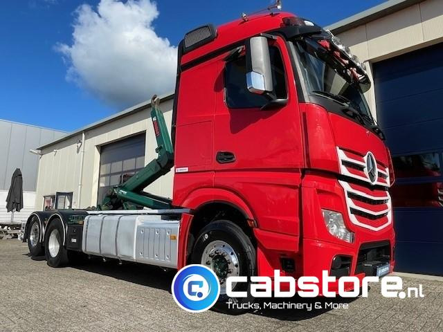 Mercedes-Benz ACTROS 2542 6x2 Euro 6 - HIAB-Multilift 26 Ton's Haakarmsysteem - Containerlift -Bouwjaar 2016 - Km 544.497 - Camión multibasculante: foto 1 Mercedes-Benz ACTROS 2542 6x2 Euro 6 - HIAB-Multilift 26 Ton's Haakarmsysteem - Containerlift -Bouwjaar 2016 - Km 544.497 - Camión multibasculante: foto 1