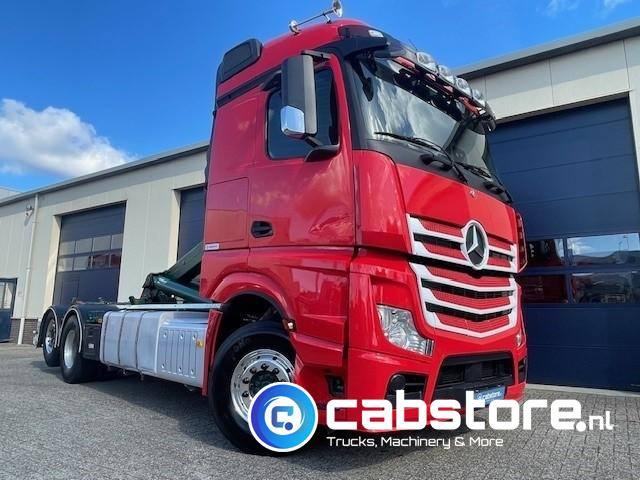 Mercedes-Benz ACTROS 2542 6x2 Euro 6 - HIAB-Multilift 26 Ton's Haakarmsysteem - Containerlift -Bouwjaar 2016 - Km 544.497 - Camión multibasculante: foto 2 Mercedes-Benz ACTROS 2542 6x2 Euro 6 - HIAB-Multilift 26 Ton's Haakarmsysteem - Containerlift -Bouwjaar 2016 - Km 544.497 - Camión multibasculante: foto 2