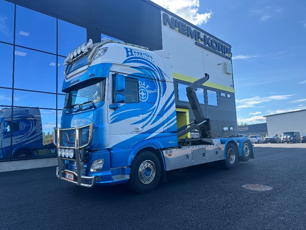 DAF XF 530 6x2*4 - Camión multibasculante: foto 1 DAF XF 530 6x2*4 - Camión multibasculante: foto 1