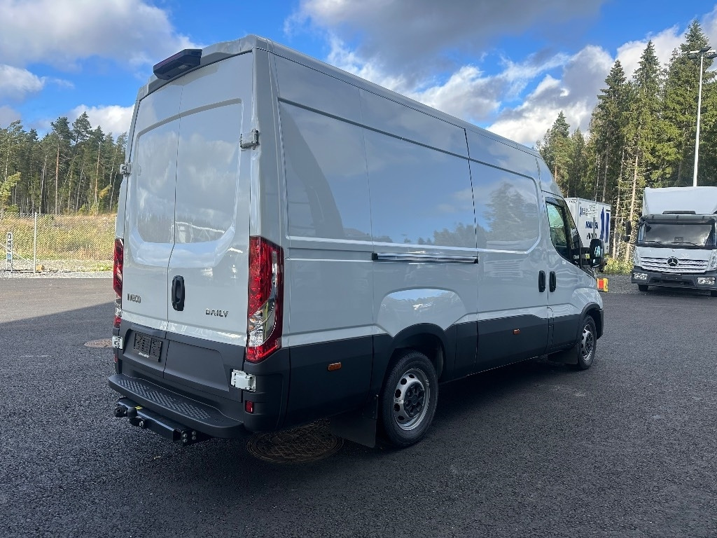 Iveco Daily 35S16A8 12m3 k-auto - Furgón: foto 4 Iveco Daily 35S16A8 12m3 k-auto - Furgón: foto 4