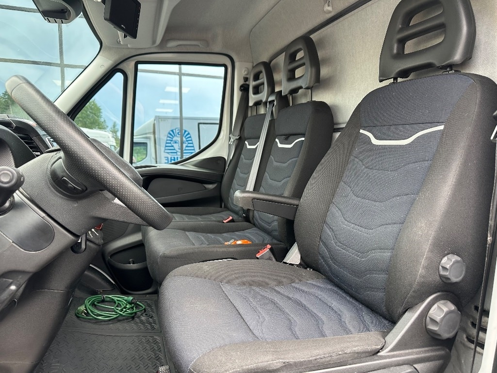Furgón Iveco Daily 50C18A8: foto 10