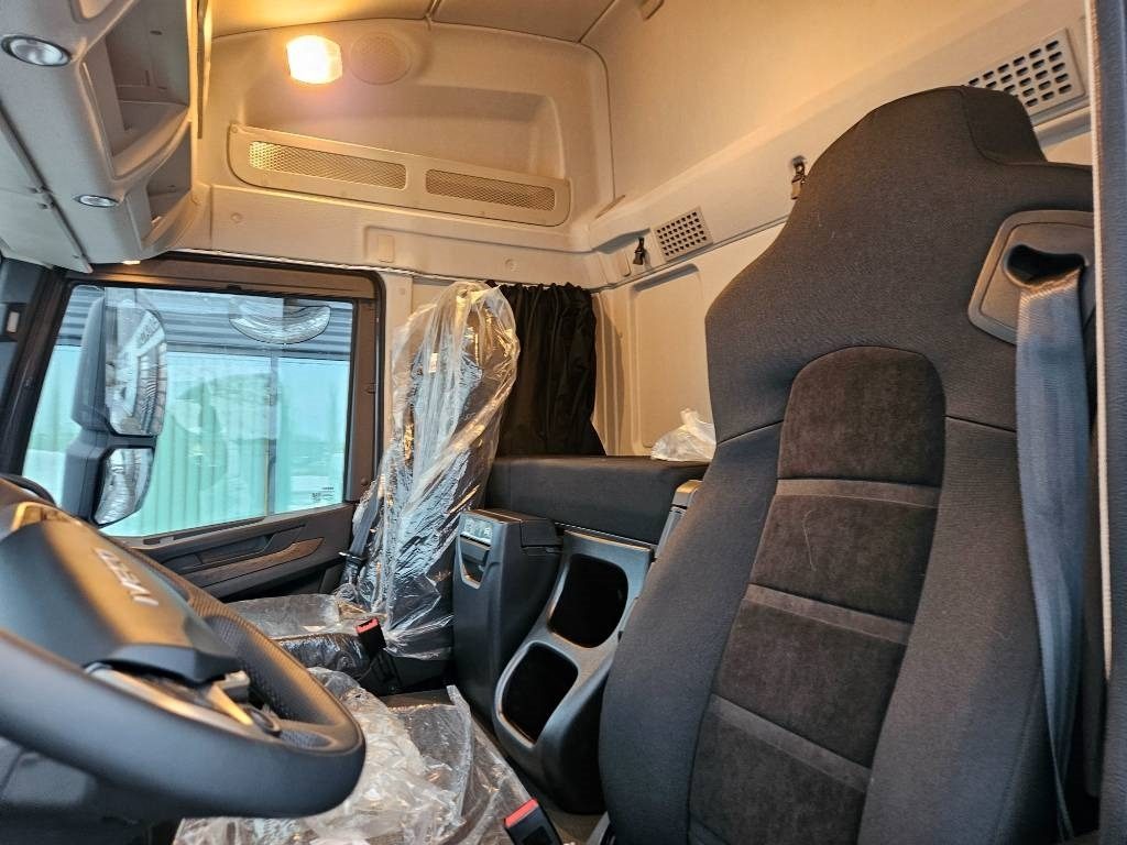 Iveco TWay AT410T54 10X4 metsäkoneritilä - Camión forestal: foto 5 Iveco TWay AT410T54 10X4 metsäkoneritilä - Camión forestal: foto 5