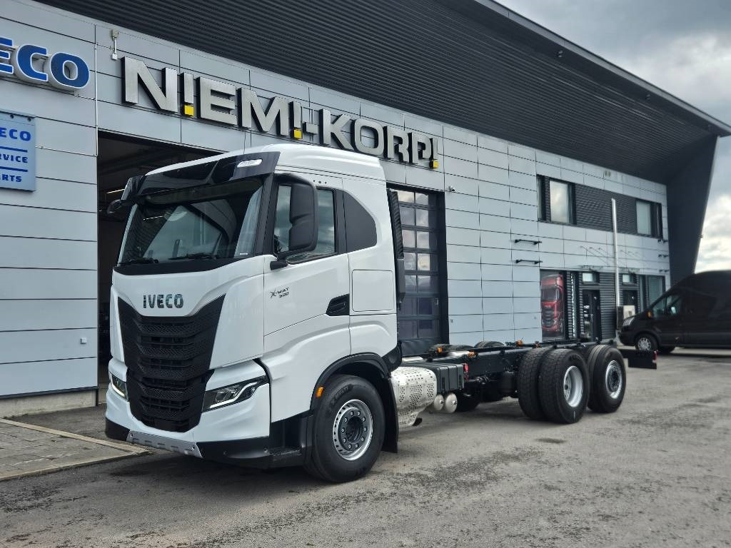 Iveco X-Way AS260X530 heti toimitukseen - Camión chasis: foto 1 Iveco X-Way AS260X530 heti toimitukseen - Camión chasis: foto 1