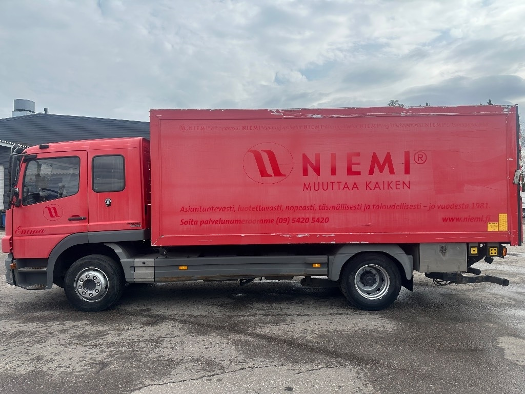 Mercedes-Benz Atego 1324L - Camión caja cerrada: foto 4 Mercedes-Benz Atego 1324L - Camión caja cerrada: foto 4