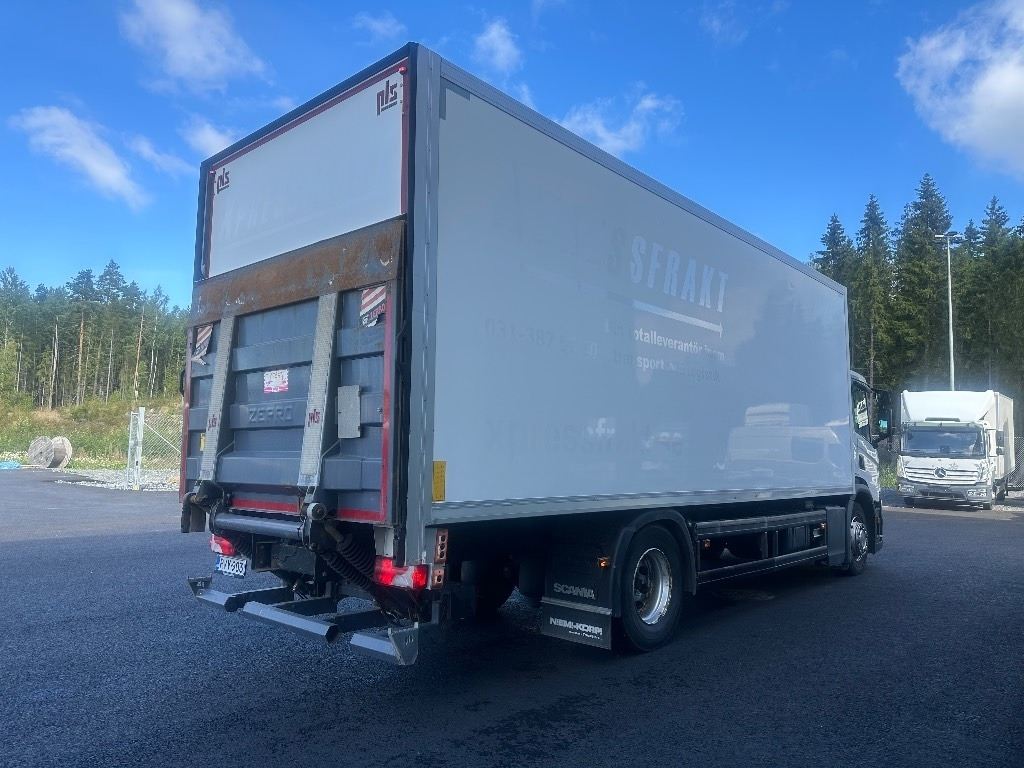 Scania P250 - Camión caja cerrada: foto 4 Scania P250 - Camión caja cerrada: foto 4