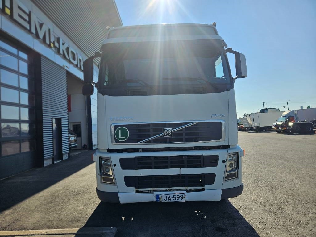 Volvo FH12 460 - Camión multibasculante: foto 2 Volvo FH12 460 - Camión multibasculante: foto 2
