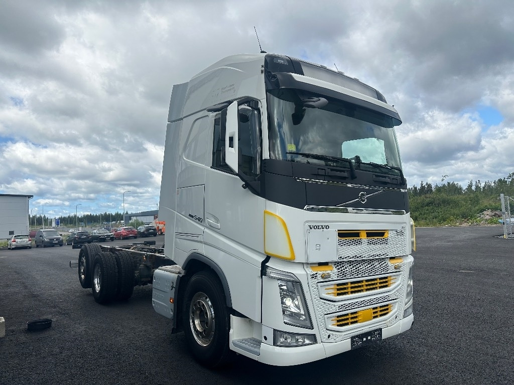 Volvo FH13 540 6x2*4 - Camión chasis: foto 2 Volvo FH13 540 6x2*4 - Camión chasis: foto 2