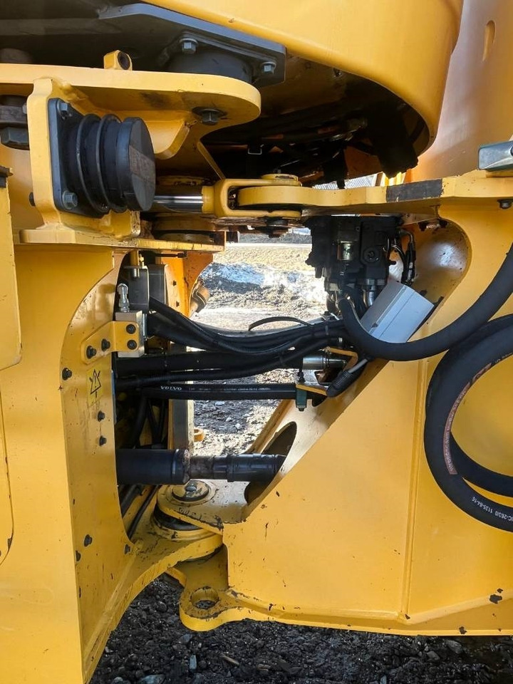 Volvo L 110 F - Cargadora de ruedas: foto 5 Volvo L 110 F - Cargadora de ruedas: foto 5