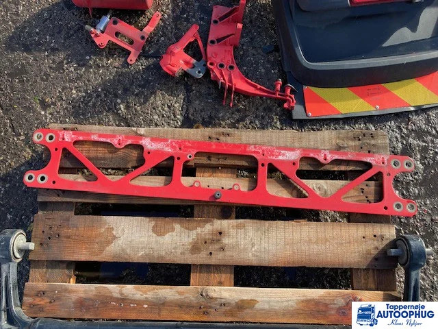 DAF front cross member – DAF 2121773 - Bastidor/ Chasis para Camión: foto 1 DAF front cross member – DAF 2121773 - Bastidor/ Chasis para Camión: foto 1