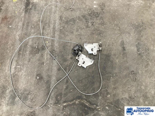 DAF grille lock – DAF 1997220 – DAF 1997221 - Cabina e interior para Camión: foto 1 DAF grille lock – DAF 1997220 – DAF 1997221 - Cabina e interior para Camión: foto 1