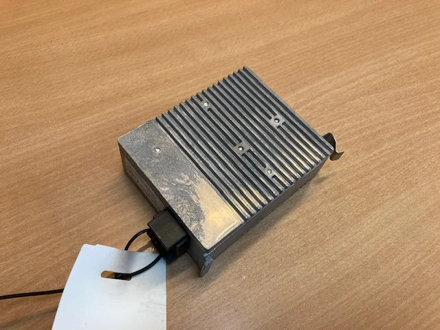 Mercedes A0015421625 – Mercedes voltage converter - Sistema eléctrico para Camión: foto 1 Mercedes A0015421625 – Mercedes voltage converter - Sistema eléctrico para Camión: foto 1