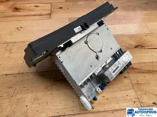 Scania Radio 2594720 – 2783088 - Cabina e interior para Camión: foto 1 Scania Radio 2594720 – 2783088 - Cabina e interior para Camión: foto 1