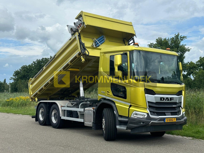 DAF XD 450 FAT Demo | 6x4 | 3 zijdige Kipper - Camión volquete: foto 1 DAF XD 450 FAT Demo | 6x4 | 3 zijdige Kipper - Camión volquete: foto 1