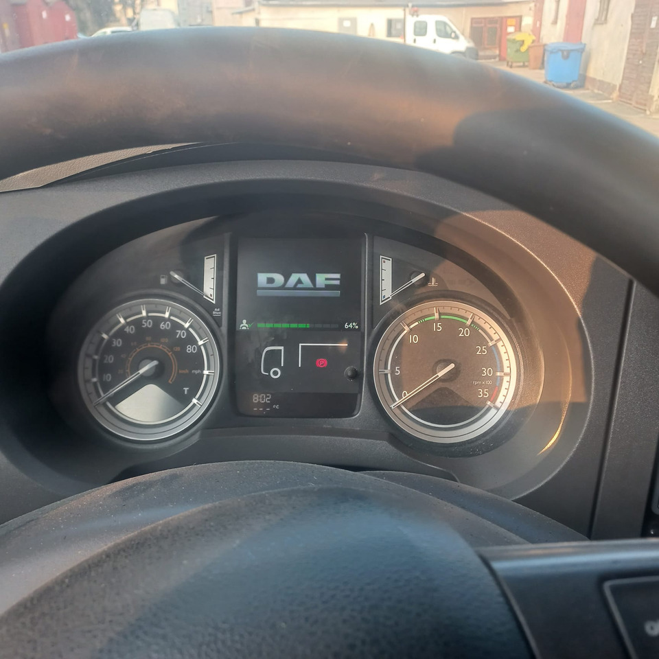 Barredora vial DAF LF220: foto 8