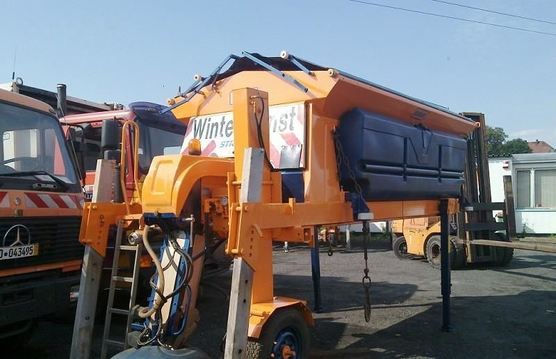 Schmidt Solarko piaskarka SCHMIDT STRATOS - Esparcidor de sal para Vehículo municipal: foto 5 Schmidt Solarko piaskarka SCHMIDT STRATOS - Esparcidor de sal para Vehículo municipal: foto 5