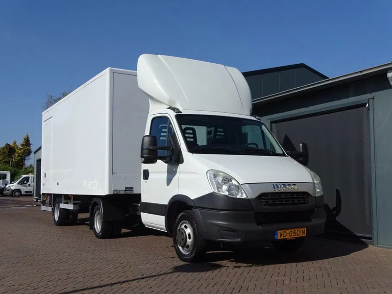 Iveco Daily 35C17 Be combinatie be trekker podium oplegger 3080 KG laadvm. 1.5 Ton Laadklep - Cabeza tractora: foto 2 Iveco Daily 35C17 Be combinatie be trekker podium oplegger 3080 KG laadvm. 1.5 Ton Laadklep - Cabeza tractora: foto 2