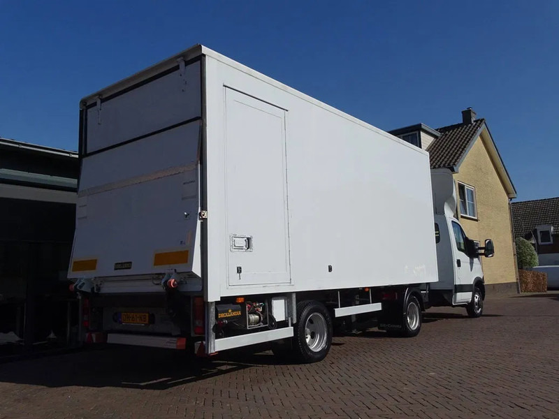 Iveco Daily 35C17 Be combinatie be trekker podium oplegger 3080 KG laadvm. 1.5 Ton Laadklep - Cabeza tractora: foto 3 Iveco Daily 35C17 Be combinatie be trekker podium oplegger 3080 KG laadvm. 1.5 Ton Laadklep - Cabeza tractora: foto 3