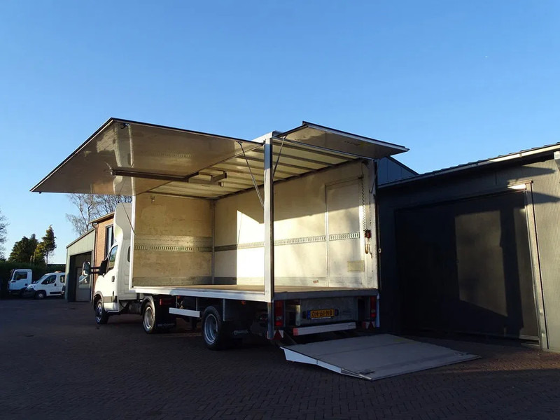 Iveco Daily 35C17 Be combinatie be trekker podium oplegger 3080 KG laadvm. 1.5 Ton Laadklep - Cabeza tractora: foto 5 Iveco Daily 35C17 Be combinatie be trekker podium oplegger 3080 KG laadvm. 1.5 Ton Laadklep - Cabeza tractora: foto 5