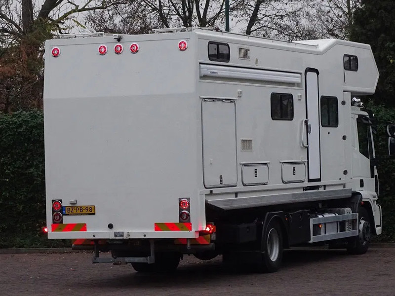 Iveco Eurocargo 12.250 AUT LEER CAM CAMPERUNIT TKM 31000 - Grua de remolque autos: foto 2 Iveco Eurocargo 12.250 AUT LEER CAM CAMPERUNIT TKM 31000 - Grua de remolque autos: foto 2