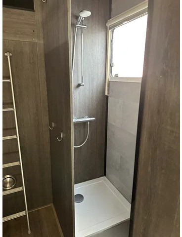 Semirremolque QUALITY TRAILERS Camper 4x bed keuken douche toilet laadklep: foto 12