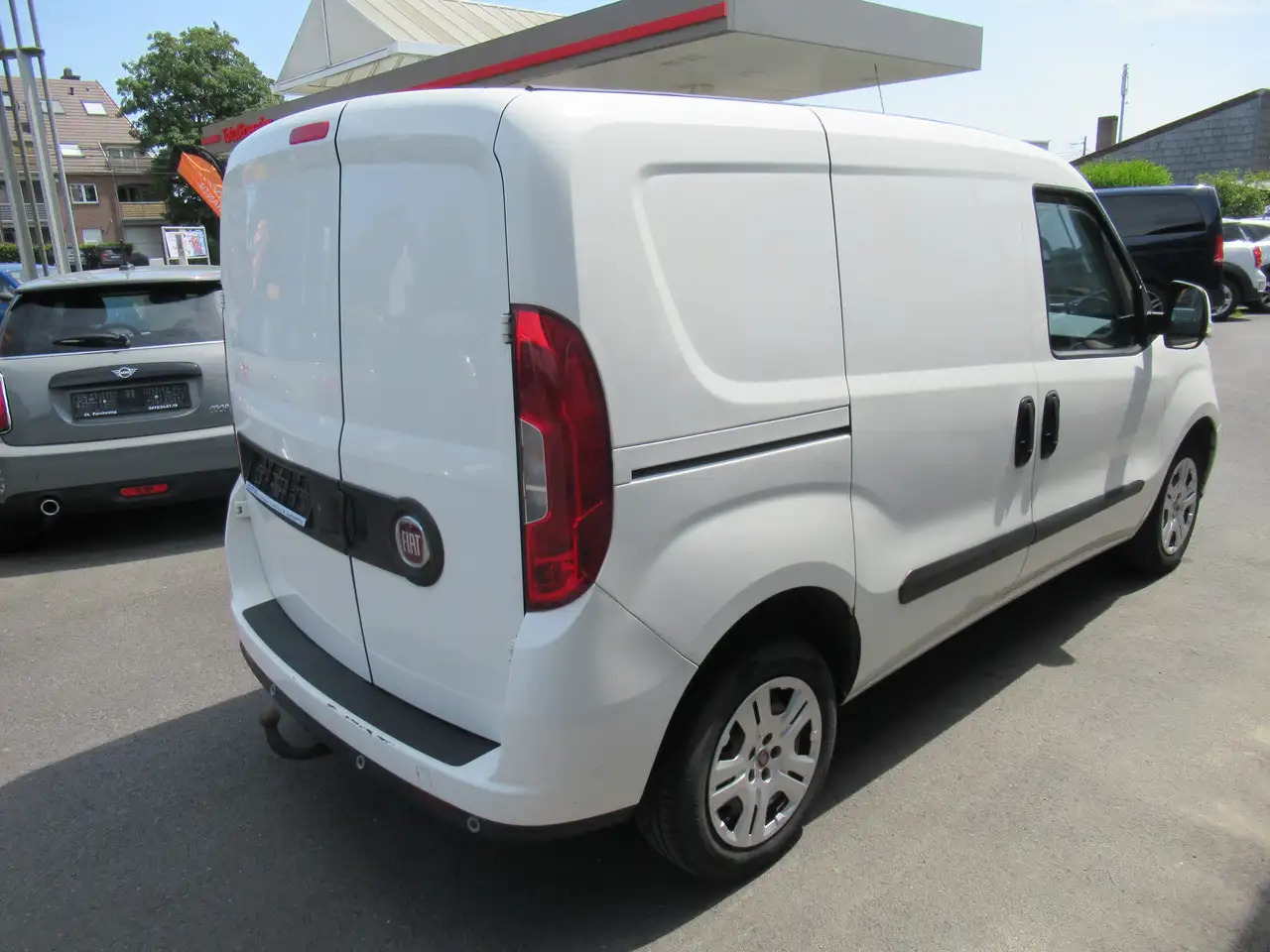 Fiat Doblo 105CV AIRCO,NAVI,CRUISE 9000€+TVA - Furgón: foto 2 Fiat Doblo 105CV AIRCO,NAVI,CRUISE 9000€+TVA - Furgón: foto 2