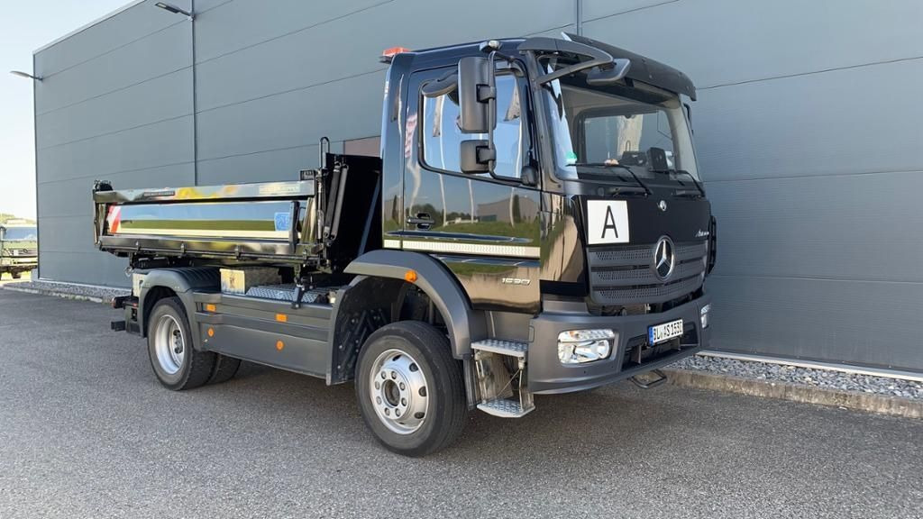 Mercedes-Benz Atego 1530 Allradkipper 4x4 Kam. AUT LED AHK - Camión volquete: foto 1 Mercedes-Benz Atego 1530 Allradkipper 4x4 Kam. AUT LED AHK - Camión volquete: foto 1