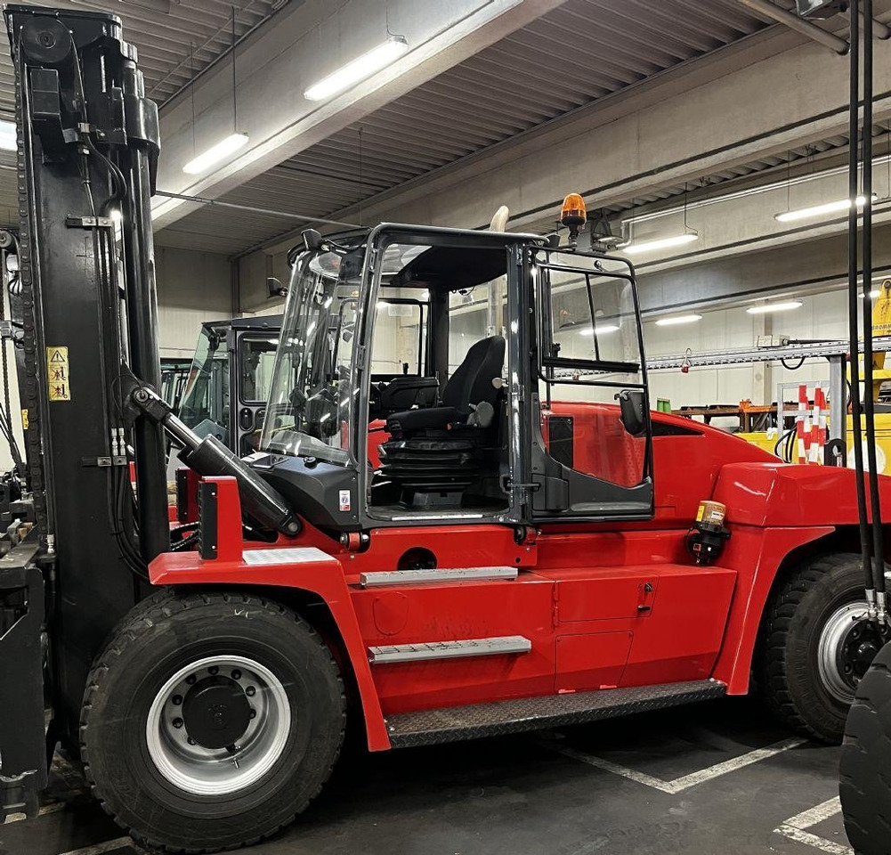 Kalmar DCG120-12 - Carretilla elevadora diésel: foto 1 Kalmar DCG120-12 - Carretilla elevadora diésel: foto 1
