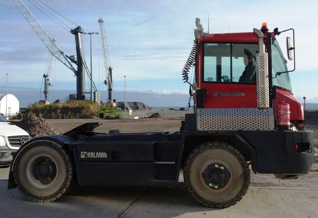 Kalmar TR618 - Tractor industrial: foto 2 Kalmar TR618 - Tractor industrial: foto 2