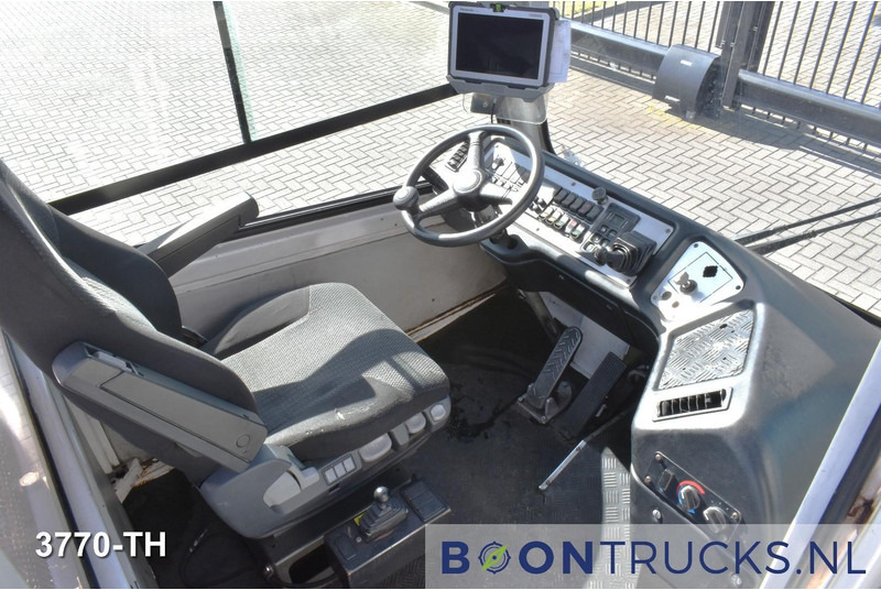 Terberg YT222 4x2 | TERMINAL TRUCK * NL KENTEKEN - Tractor industrial: foto 2 Terberg YT222 4x2 | TERMINAL TRUCK * NL KENTEKEN - Tractor industrial: foto 2