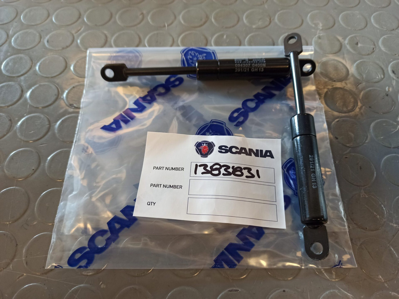 SCANIA GAS SPRING - 1383831 - Cabina e interior para Camión: foto 1 SCANIA GAS SPRING - 1383831 - Cabina e interior para Camión: foto 1