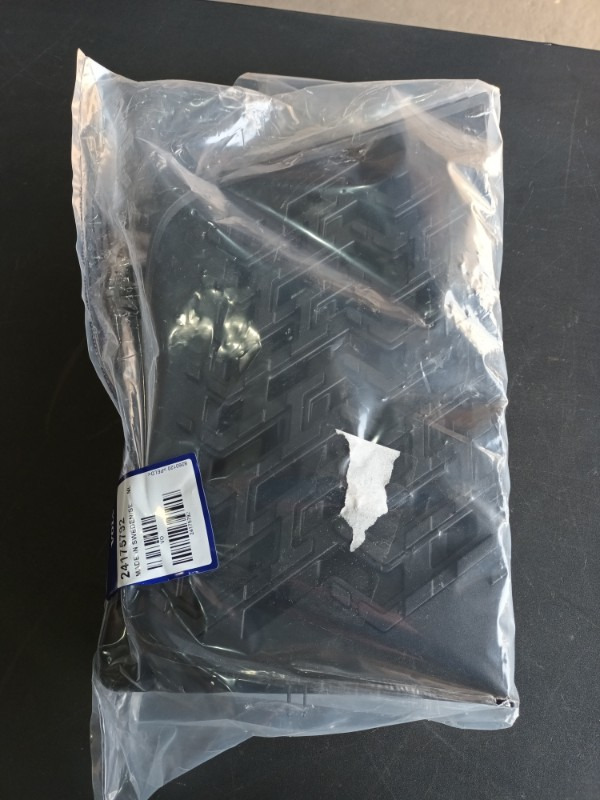 VOLVO FOOT STEP - 24175792 - Peldaño para Camión: foto 1 VOLVO FOOT STEP - 24175792 - Peldaño para Camión: foto 1