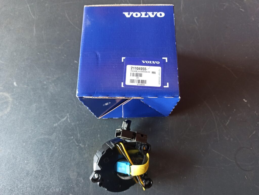 VOLVO STEERING COLUMN SPIRAL 21104955 - Sistema eléctrico para Camión: foto 1 VOLVO STEERING COLUMN SPIRAL 21104955 - Sistema eléctrico para Camión: foto 1