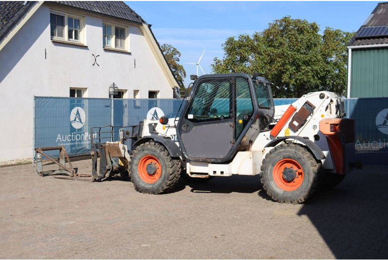 Bobcat T35120SL - Manipulador telescópico: foto 3 Bobcat T35120SL - Manipulador telescópico: foto 3
