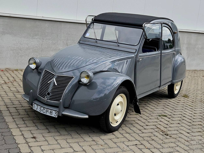Citroën 2CV AZ - Sedan: foto 1 Citroën 2CV AZ - Sedan: foto 1