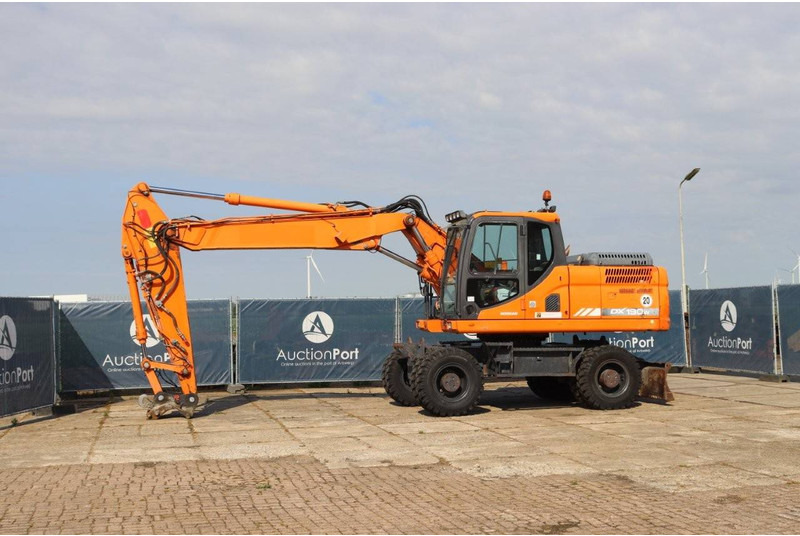 Doosan DX190W-3 - Excavadora de ruedas: foto 1 Doosan DX190W-3 - Excavadora de ruedas: foto 1