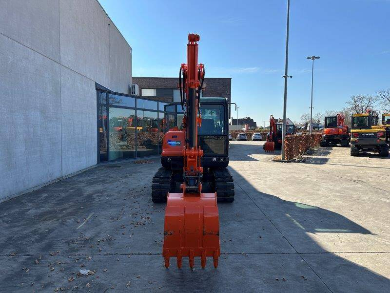Doosan DX55-9C - Excavadora de cadenas: foto 2 Doosan DX55-9C - Excavadora de cadenas: foto 2