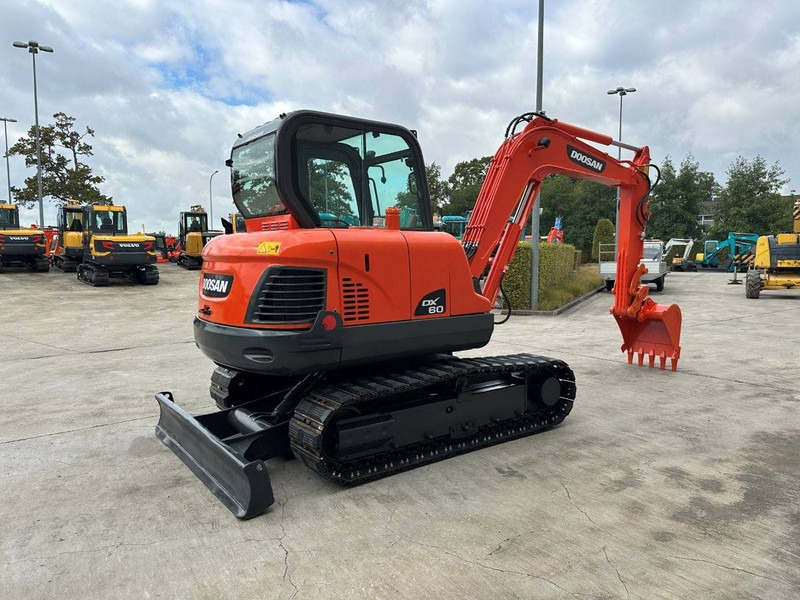 Doosan DX60 - Excavadora de cadenas: foto 4 Doosan DX60 - Excavadora de cadenas: foto 4