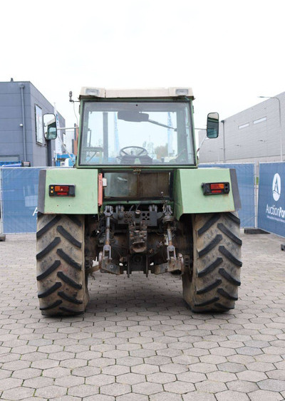 Fendt Favorit 612 LSA E - Tractor: foto 5 Fendt Favorit 612 LSA E - Tractor: foto 5