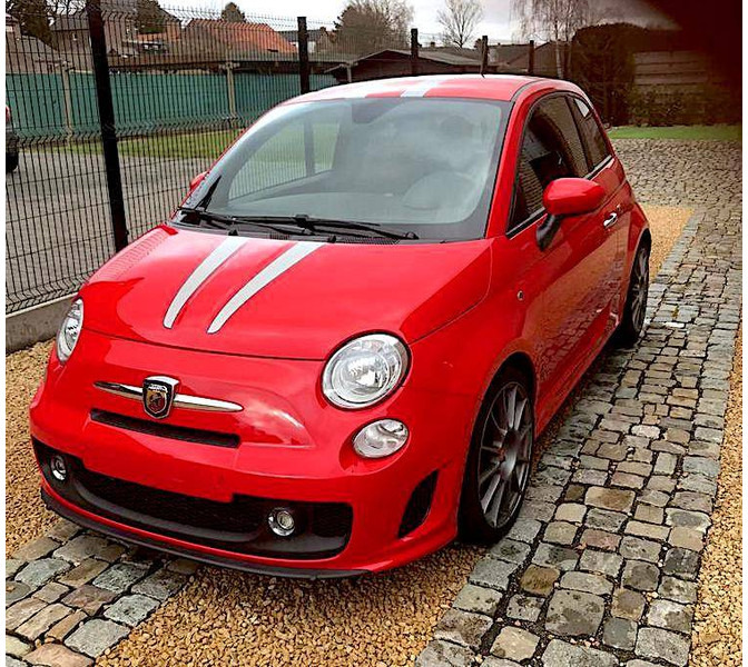 Fiat 500 Abarth Tributo Ferrari (limited 142/200) - Coche: foto 1 Fiat 500 Abarth Tributo Ferrari (limited 142/200) - Coche: foto 1