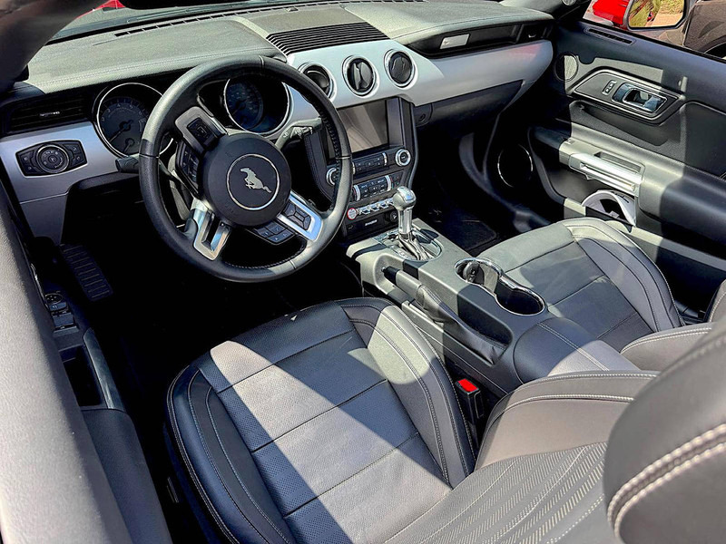 Sedan Ford Mustang GT Convertible: foto 7 Sedan Ford Mustang GT Convertible: foto 7