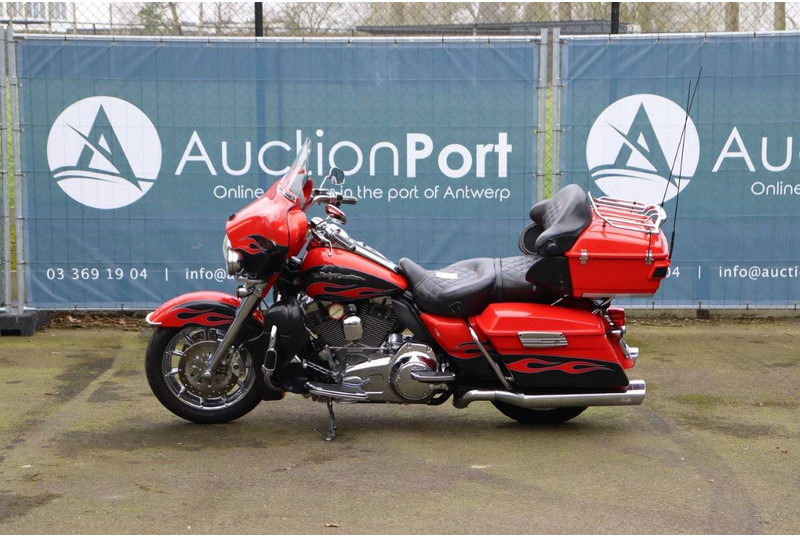 Harley-Davidson Ultra Classic CVO - Motocicleta: foto 2 Harley-Davidson Ultra Classic CVO - Motocicleta: foto 2