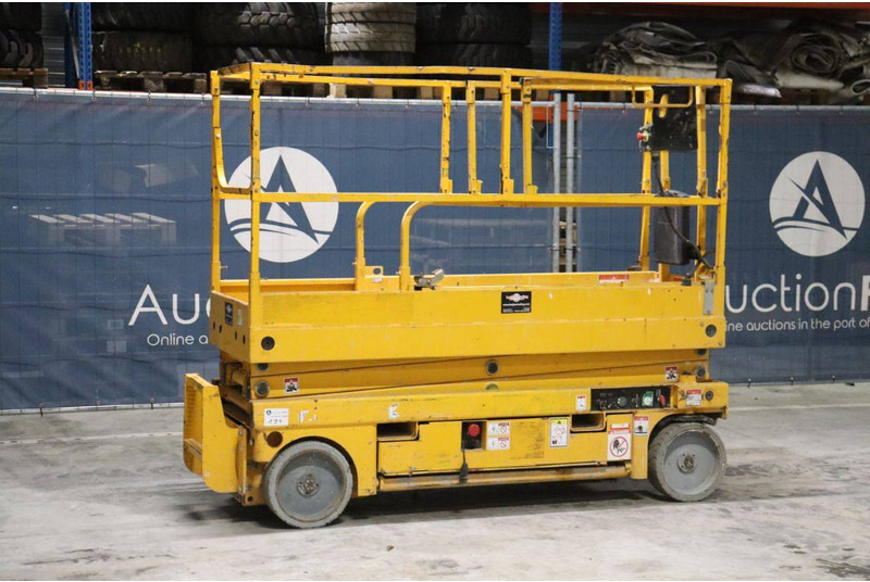 Haulotte COMPACT 8 - Plataforma de tijeras: foto 1 Haulotte COMPACT 8 - Plataforma de tijeras: foto 1