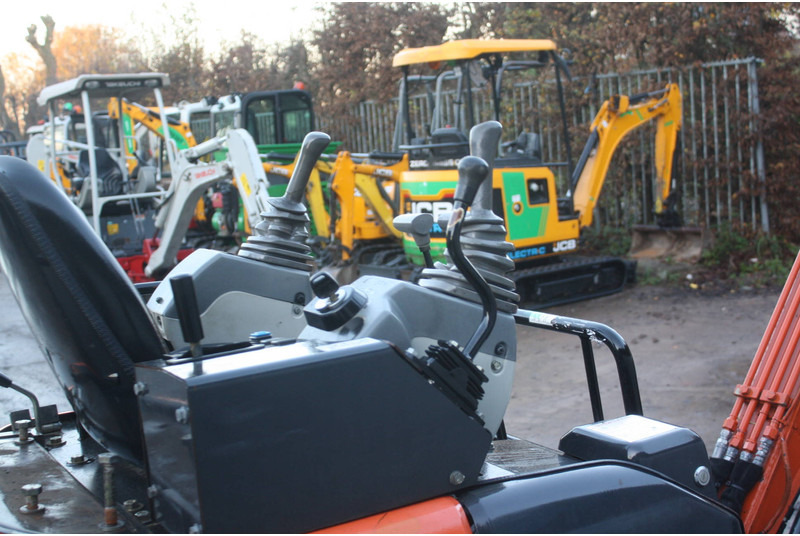 Hitachi ZX17U-5 - Excavadora de cadenas: foto 5 Hitachi ZX17U-5 - Excavadora de cadenas: foto 5